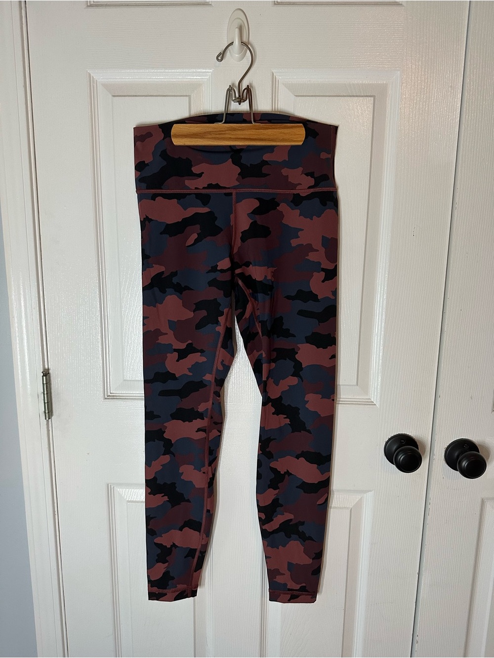 Lululemon 25” leggings- black and brown camo